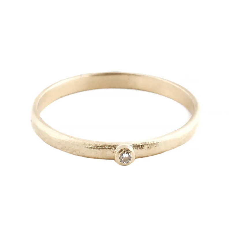 women’s alternative engagement rings-Gold One Diamond Ring