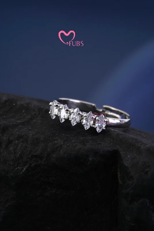 women’s custom wedding rings-Miniature Diamond Glamour Ring