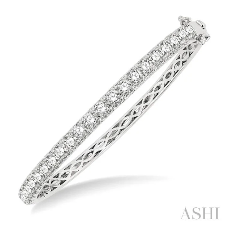 women’s gemstone bangles-4 ctw Round Cut Diamond Bangle in 14K White Gold