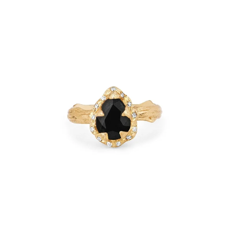 women’s diamond rings-Micro Queen Water Drop Onyx Rose Thorn Ring with Sprinkled Diamonds