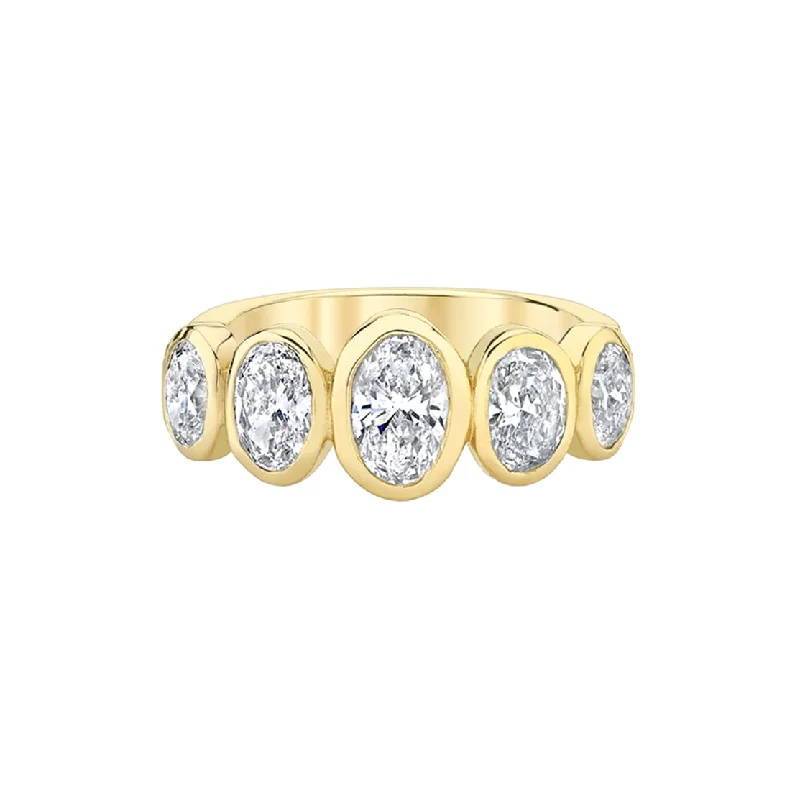 women’s gold-plated rings-Graduated Oval Diamond Band