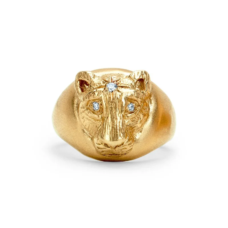 women’s engraved rings-Baby Lioness Signet Ring