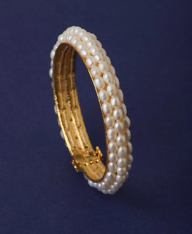 women’s diamond bracelets-Elegant Golden White Pearl Bangle