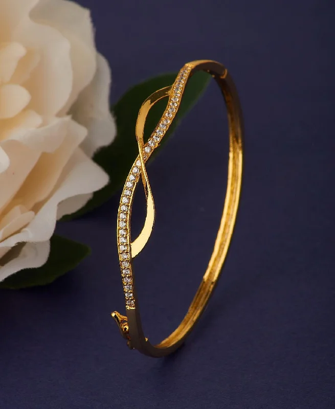 women’s stylish bangles-Statement Gold Metallic Bangle