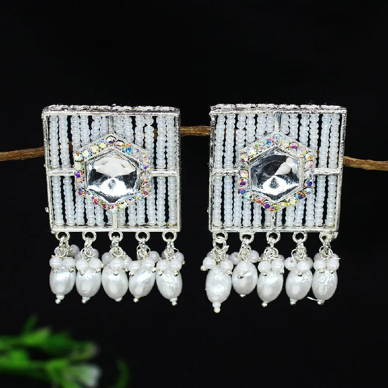 women’s birthstone earrings-Mahavir Pearl And Kundan Stud Earrings