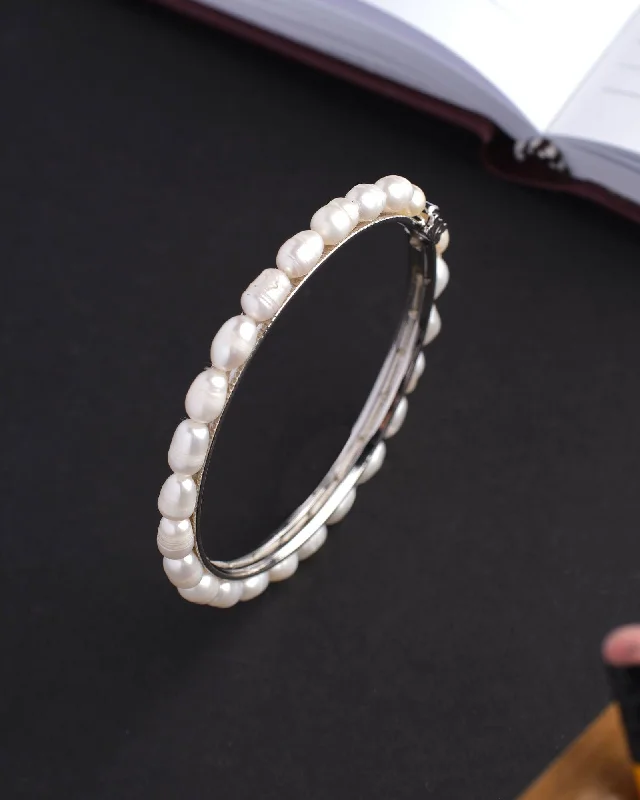 women’s gemstone bracelets-Trendy White Pearl Bangle