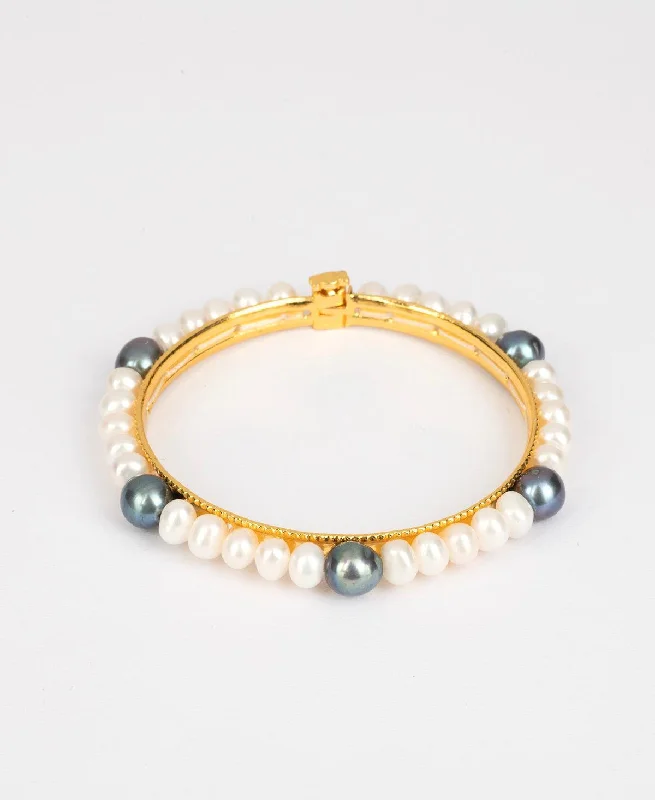 women’s chic bracelet sets-Elegant and classy Pearl Bangle