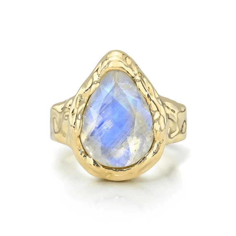 women’s ruby rings-Classic River Queen Moonstone Ring