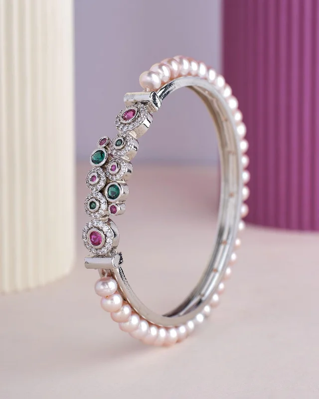 women’s gemstone bracelets-Trendy Pearl Bangle