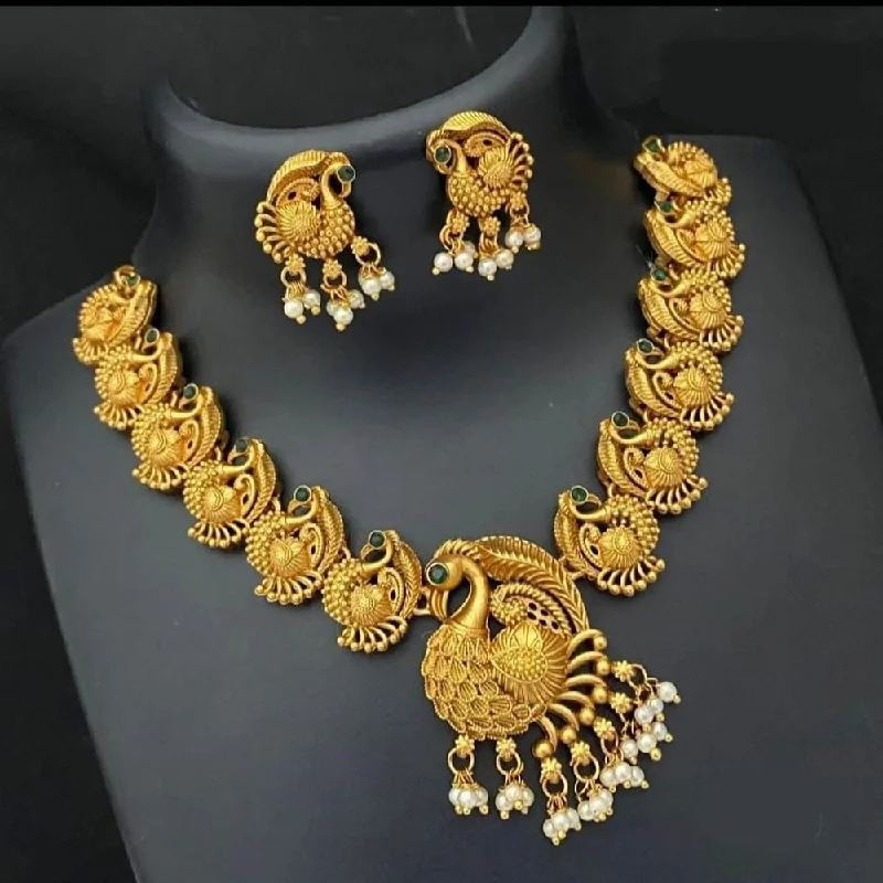 women’s custom-made necklaces-Lucentarts Jewellery Gold Plated Kundan Stone And Pearls Necklace Set