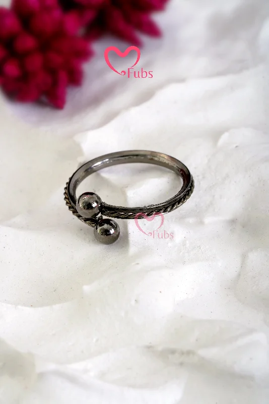 women’s minimalist engagement rings-Black Bead Embellished Ring